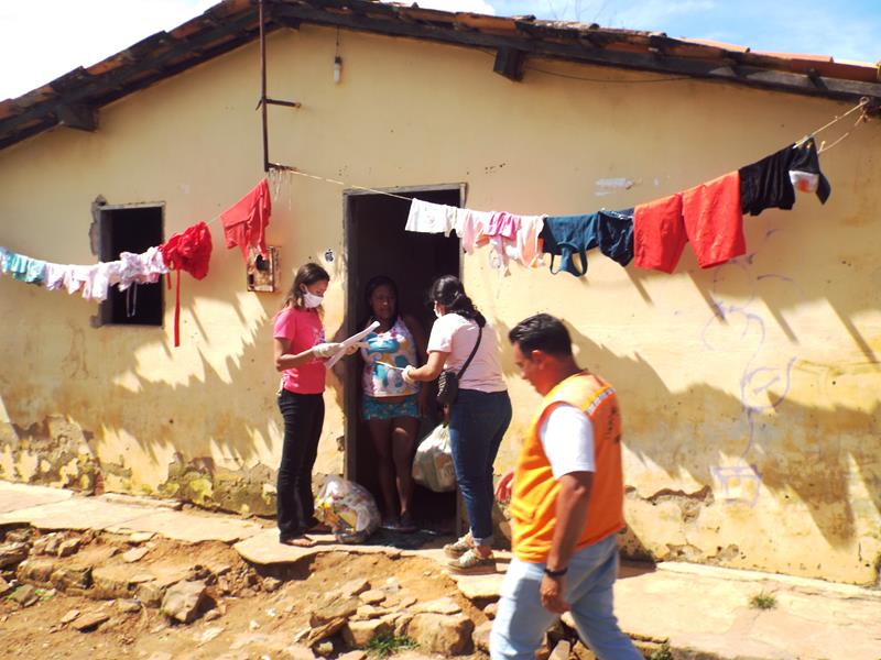 Município faz entrega de cestas de alimentos, roupas, e colchões as famílias dos Bairros Barragem e Cristo Rei  - Imagem 56