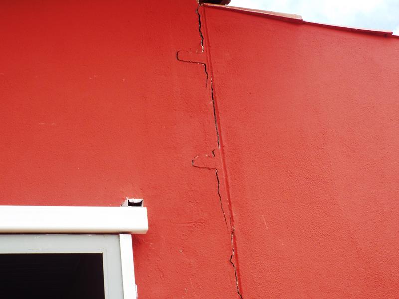 Município faz entrega de cestas de alimentos, roupas, e colchões as famílias dos Bairros Barragem e Cristo Rei  - Imagem 39