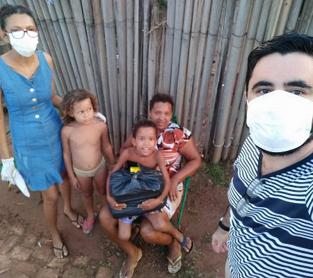 Prefeitura de Água Branca beneficia 400 famílias com doação de cestas básicas