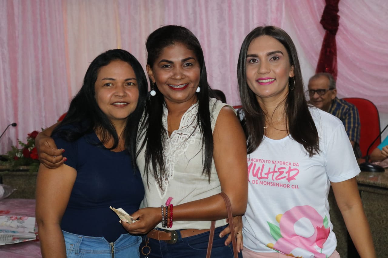 Mulheres de Monsenhor Gil ganham big festa em seu dia - Imagem 25
