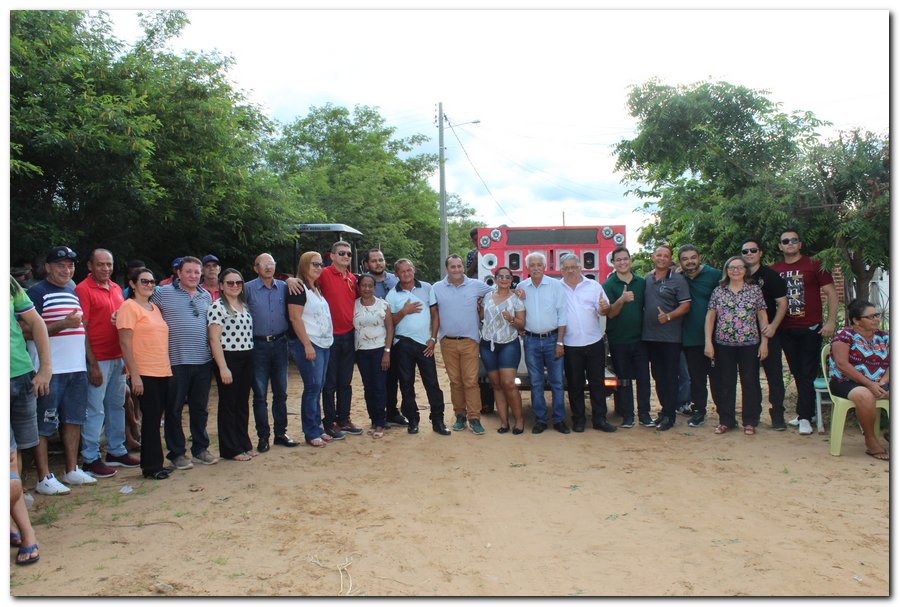 Prefeito Silva Júnior assina ordens de serviço para realização de obras  - Imagem 8