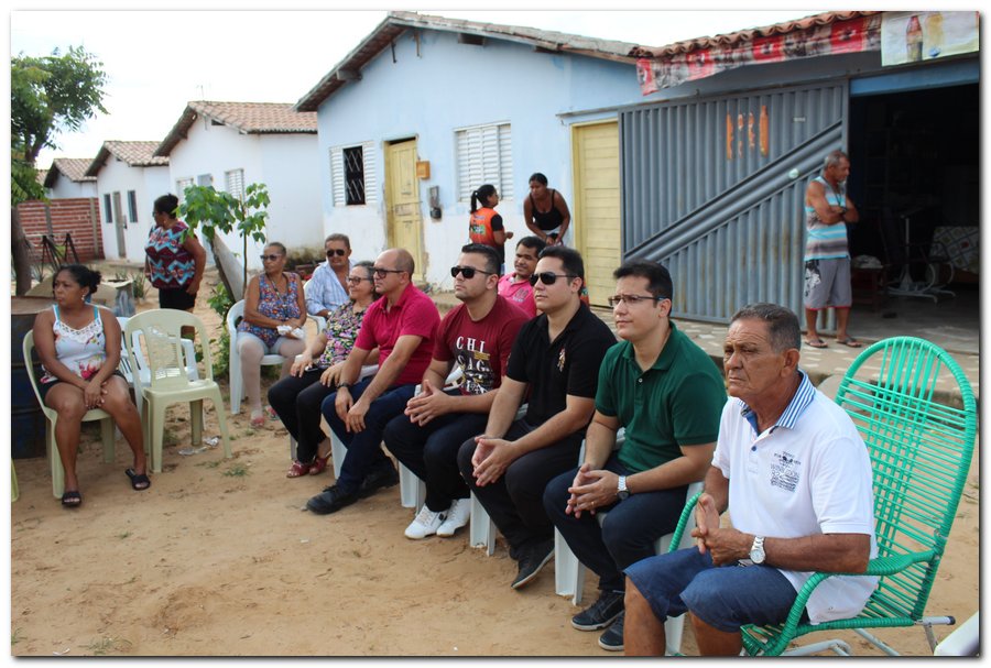 Prefeito Silva Júnior assina ordens de serviço para realização de obras  - Imagem 3