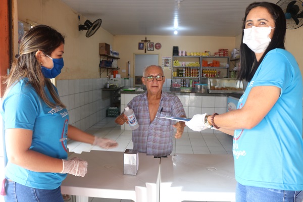 Secretaria Municipal de Saúde distribuiu máscaras e álcool em gel  - Imagem 7