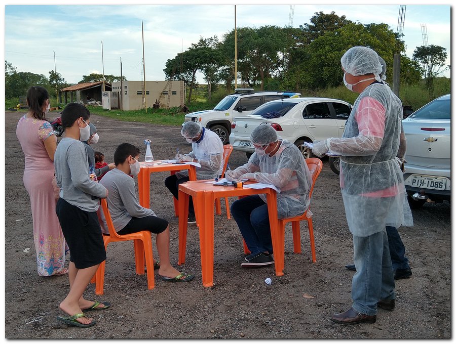 Mais um ônibus foi abordado pela equipe da saúde na tarde dessa segunda-feira (20) - Imagem 4