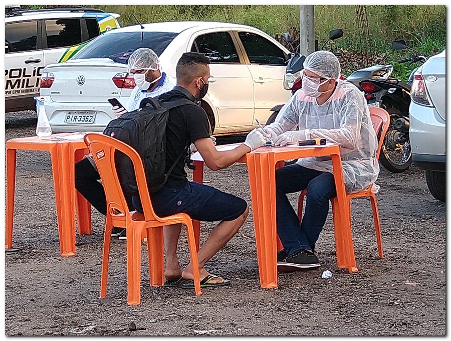Mais um ônibus foi abordado pela equipe da saúde na tarde dessa segunda-feira (20) - Imagem 9