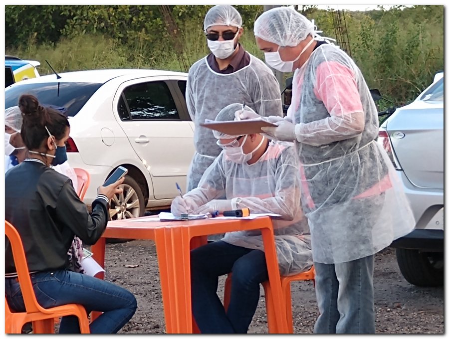 Mais um ônibus foi abordado pela equipe da saúde na tarde dessa segunda-feira (20) - Imagem 8