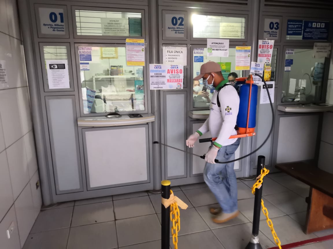 Pontos são desinfetados no combate ao Covid-19 em Monsenhor Gil - Imagem 1