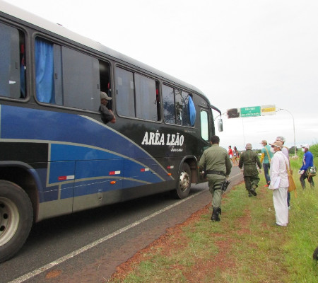 Prefeitura intensifica blitz na entrada da cidade para monitoramento da coronavírus