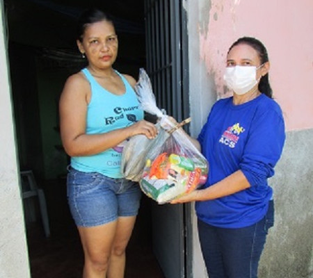 Prefeitura entrega duas mil cestas básicas para população