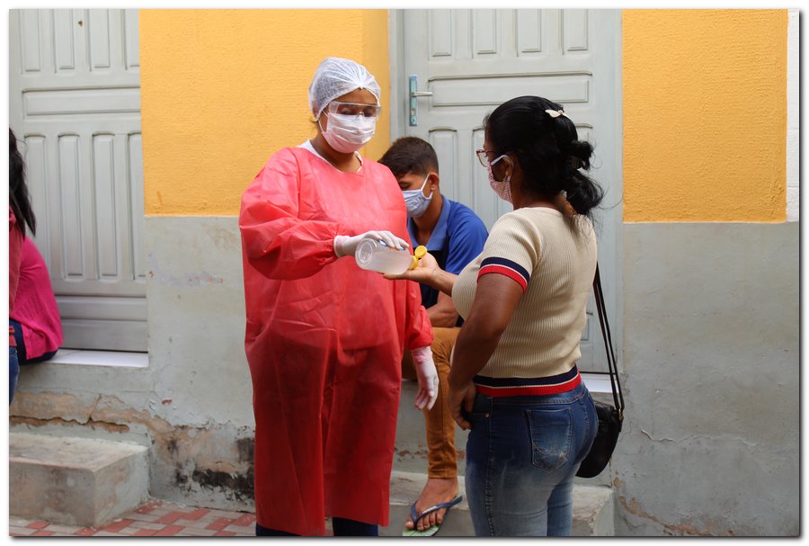 Profissionais realizam ações de prevenção ao Coronavírus  - Imagem 12