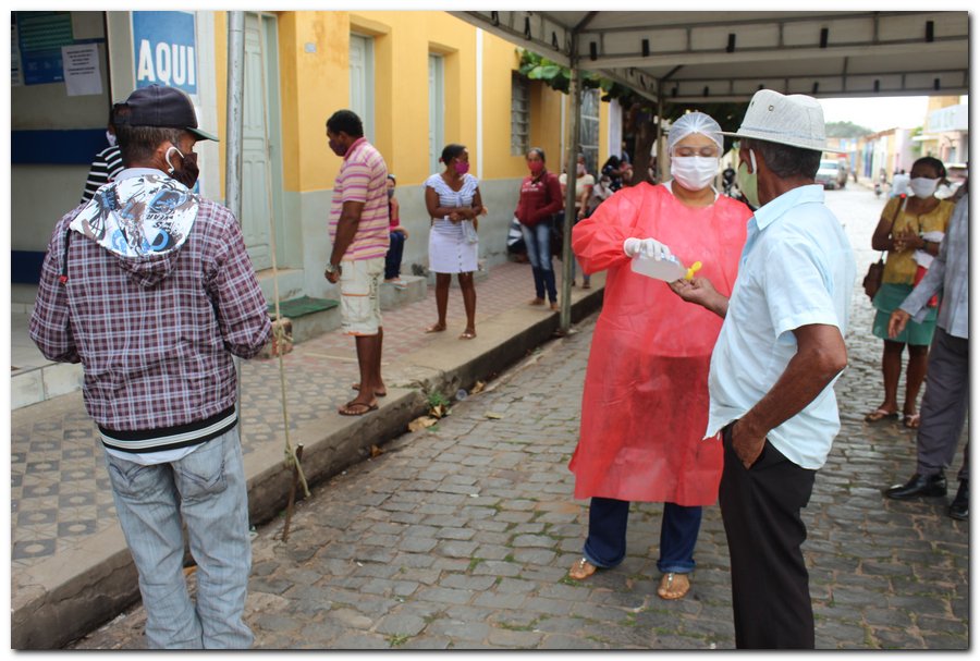 Profissionais realizam ações de prevenção ao Coronavírus  - Imagem 13