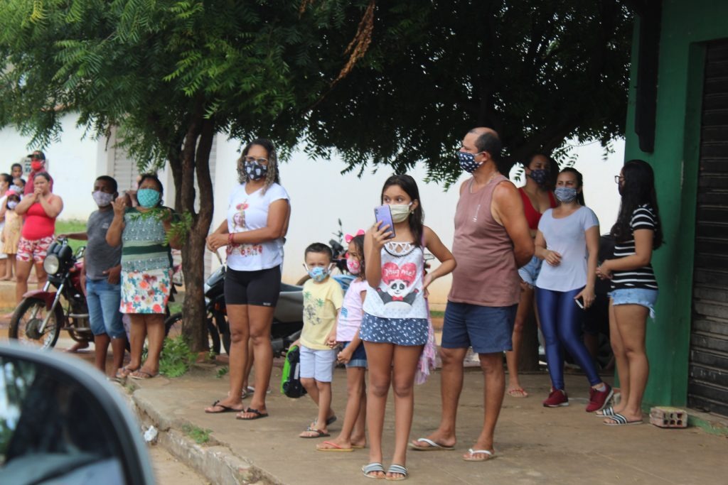 Santo Antonio visita famílias levando a esperança por dias melhores em Campo Maior - Imagem 4