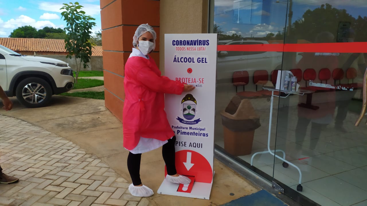 Distribuição de totens com álcool em gel pelos locais públicos de Pimenteiras  - Imagem 3