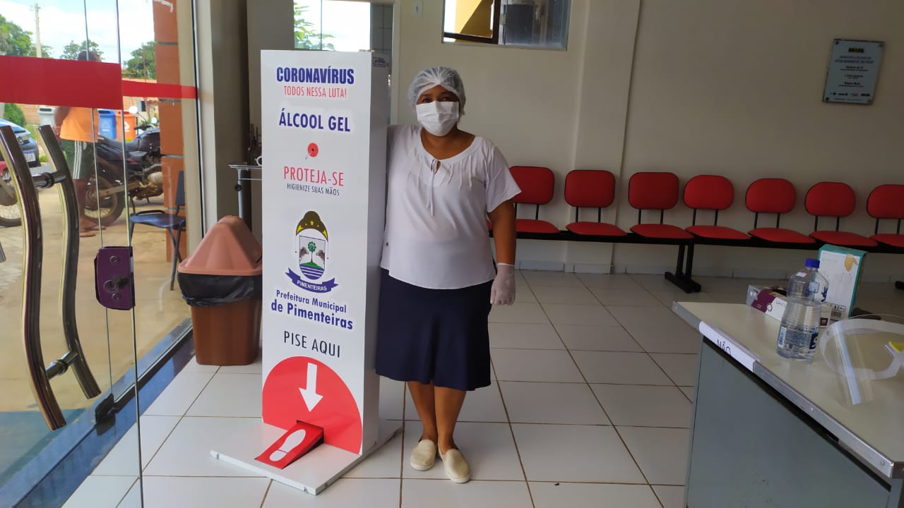 Distribuição de totens com álcool em gel pelos locais públicos de Pimenteiras  - Imagem 2