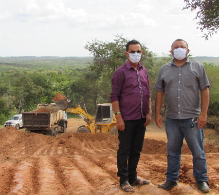 Prefeito Ananias André e vereador Carlos Cezar visitam obras