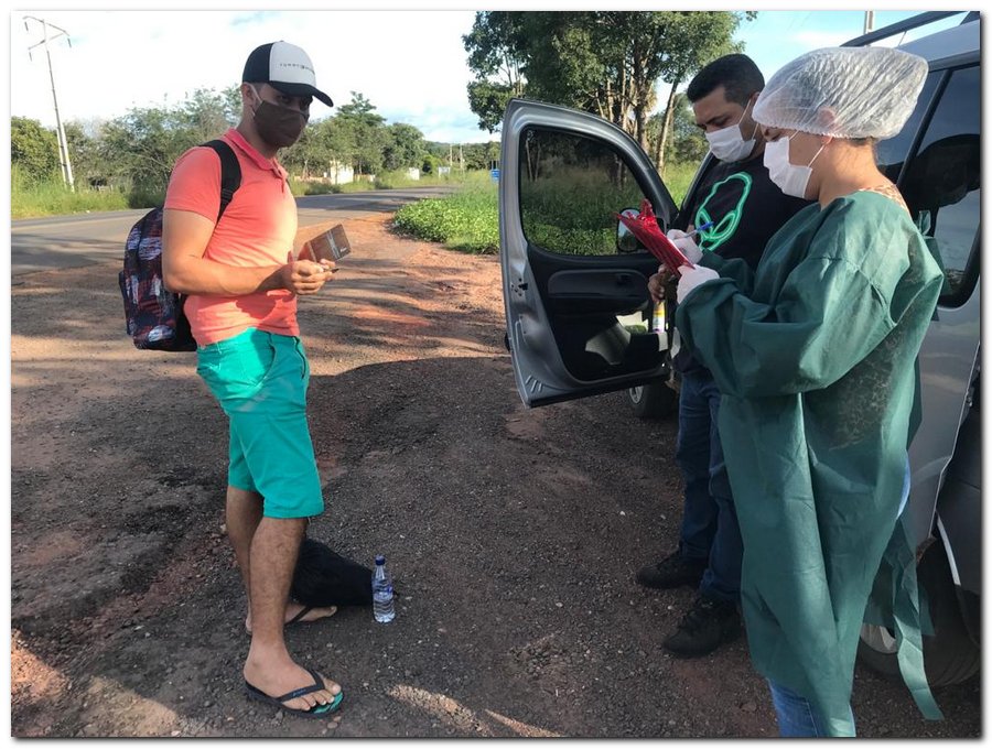 Secretaria de Saúde de Inhuma distribui mascaras e orienta população - Imagem 10