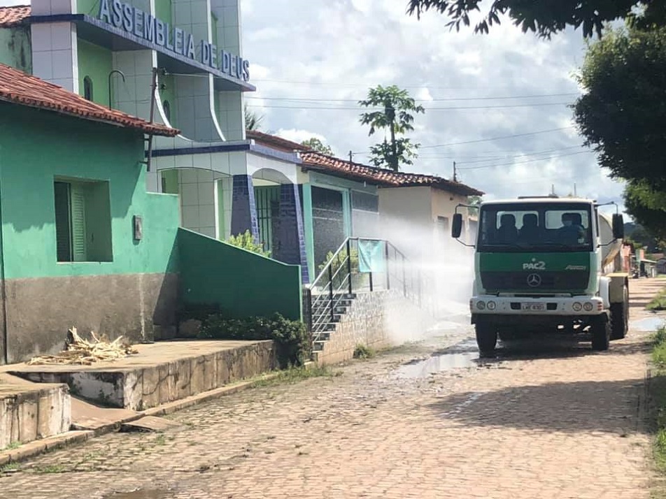 Equipes realizam sanitização nas ruas da cidade - Imagem 4