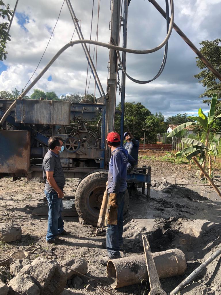 Prefeito Genival Bezerra visita mais duas obras de perfuração de poços tubulares - Imagem 3