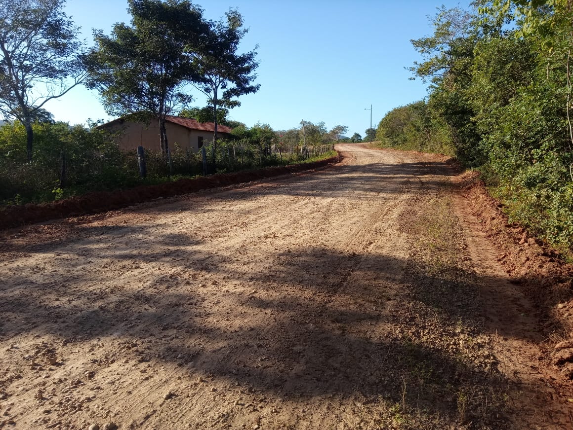 Prefeitura Municipal de Monsenhor Gil mais uma vez recupera estradas - Imagem 6