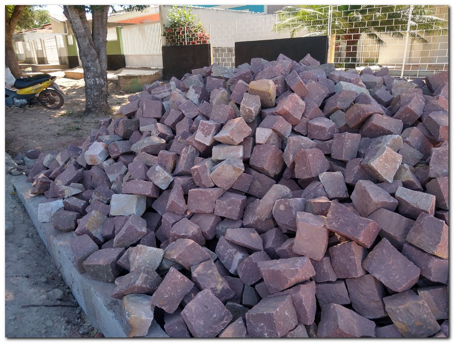 Bairro Senhora é beneficiado com calçamento - Imagem 4