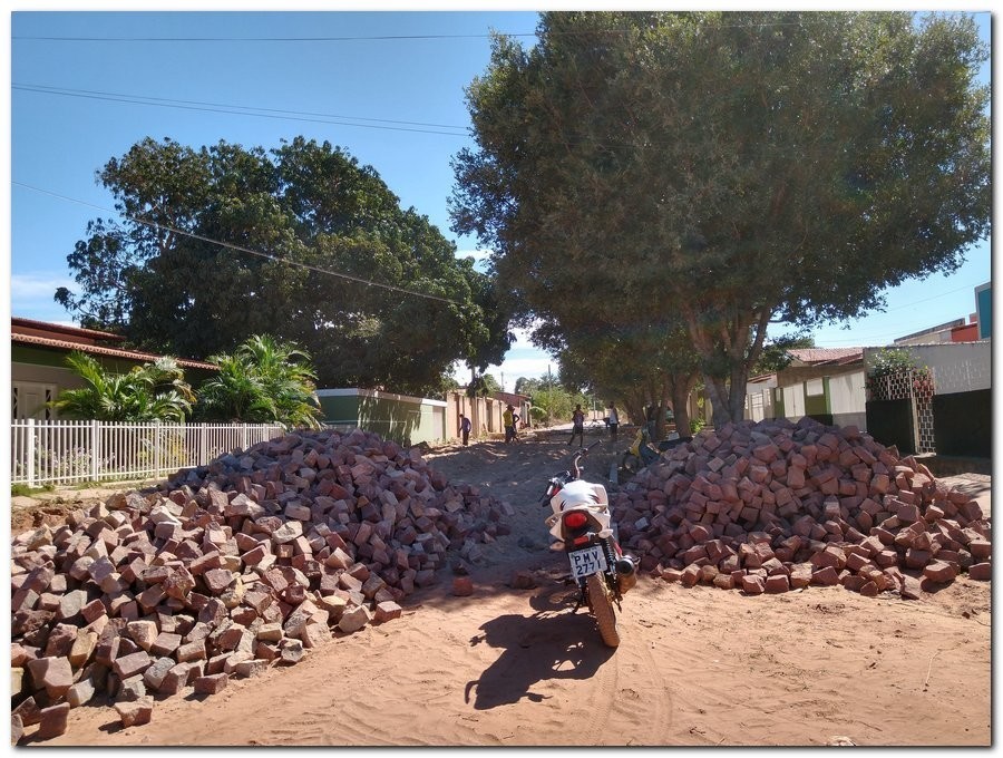 Bairro Senhora é beneficiado com calçamento