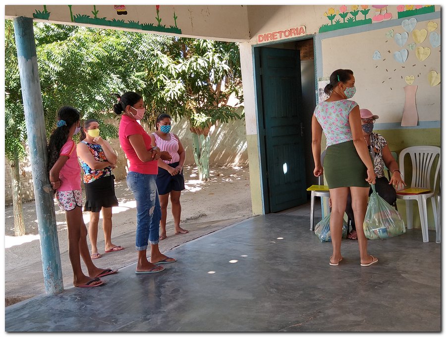 Prefeitura de Inhuma e Secretaria de Educação entrega Kits de Alimentação Escolar - Imagem 13