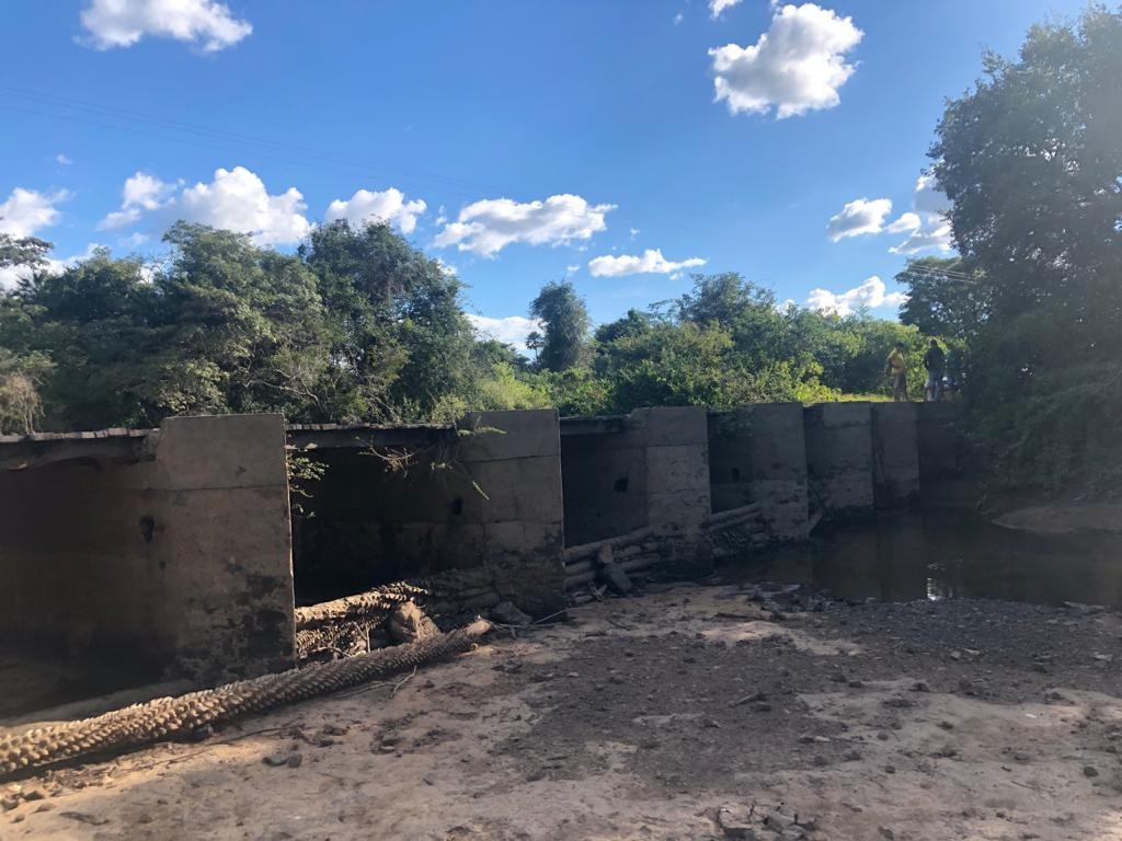 Prefeito Genival Bezerra assina ordens de serviços para construção de secretarias e ponte - Imagem 5