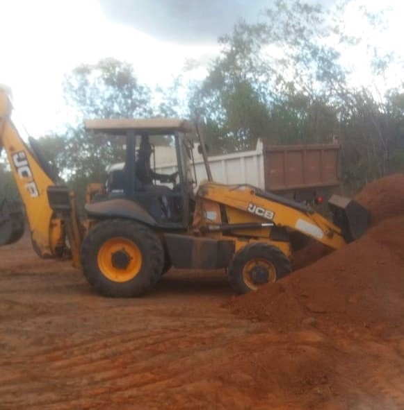 Secretaria de obras e infraestrutura dá continuidade aos trabalhos de recuperação de estradas vicinais na zona rural de Jatobá do Piauí