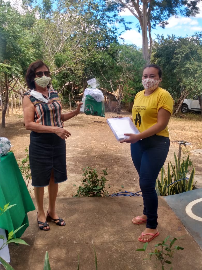 Secretária de saúde de Jatobá do Piauí Noemia Oliveira faz entrega de kits de EPI´s para as equipes de saúde do município - Imagem 10