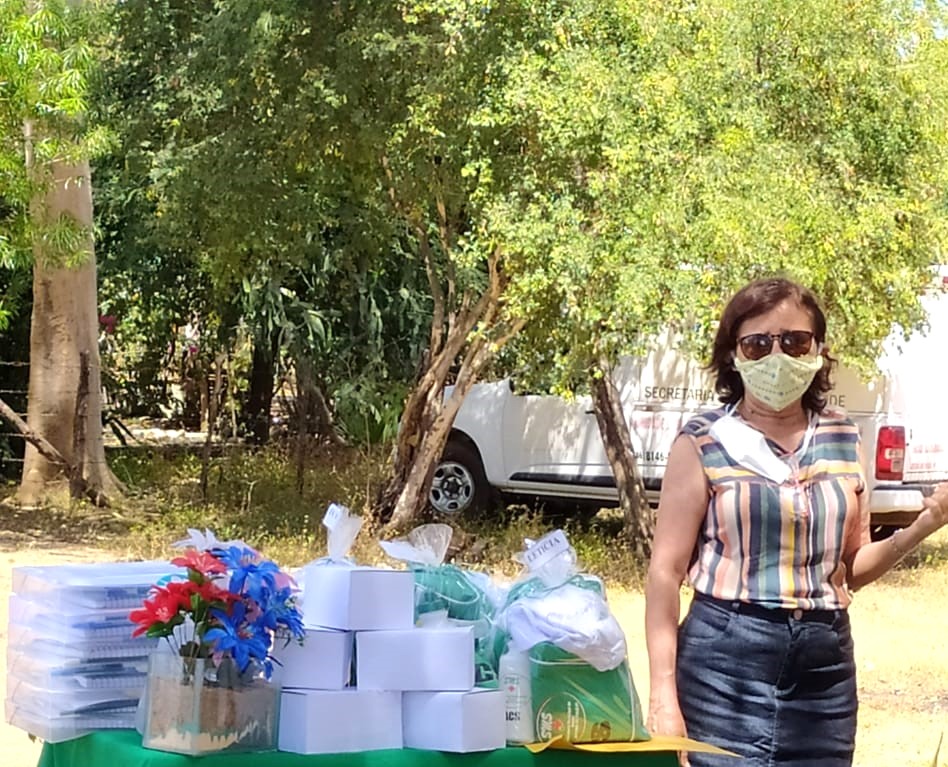 Secretária de saúde de Jatobá do Piauí Noemia Oliveira faz entrega de kits de EPI´s para as equipes de saúde do município - Imagem 1