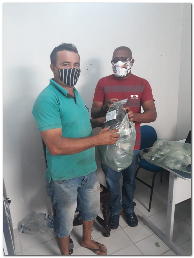 Coordenador da Defesa Civil realiza entrega de EPIs - Imagem 3