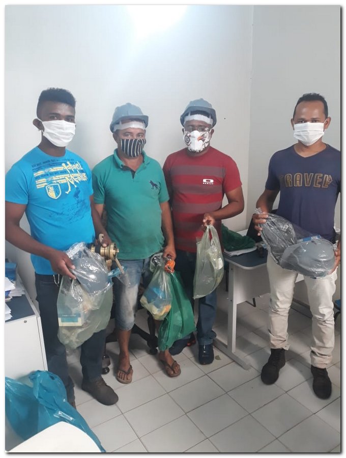 Coordenador da Defesa Civil realiza entrega de EPIs - Imagem 4