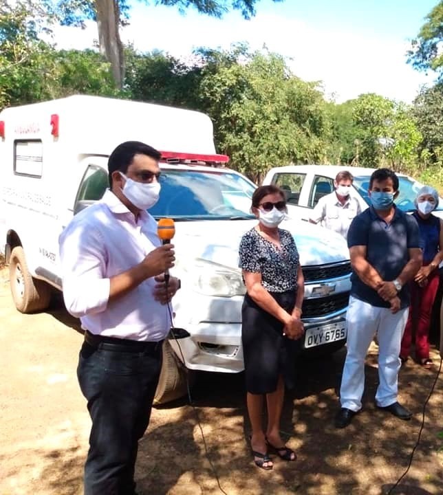 Em meio a crise da pandemia prefeito Zé Carlos faz entrega de veículos na UBS da localidade Abilheirinha zona rural de Jatobá do Piauí 