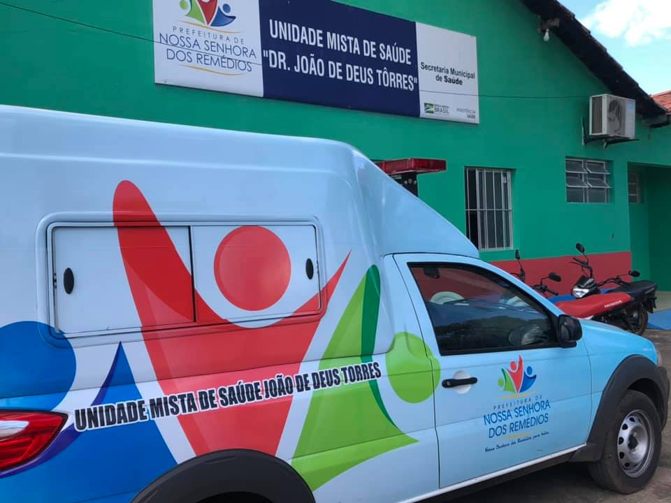 Prefeito Manoel Lázaro entrega nova ambulância e gerador de energia para o município  - Imagem 2