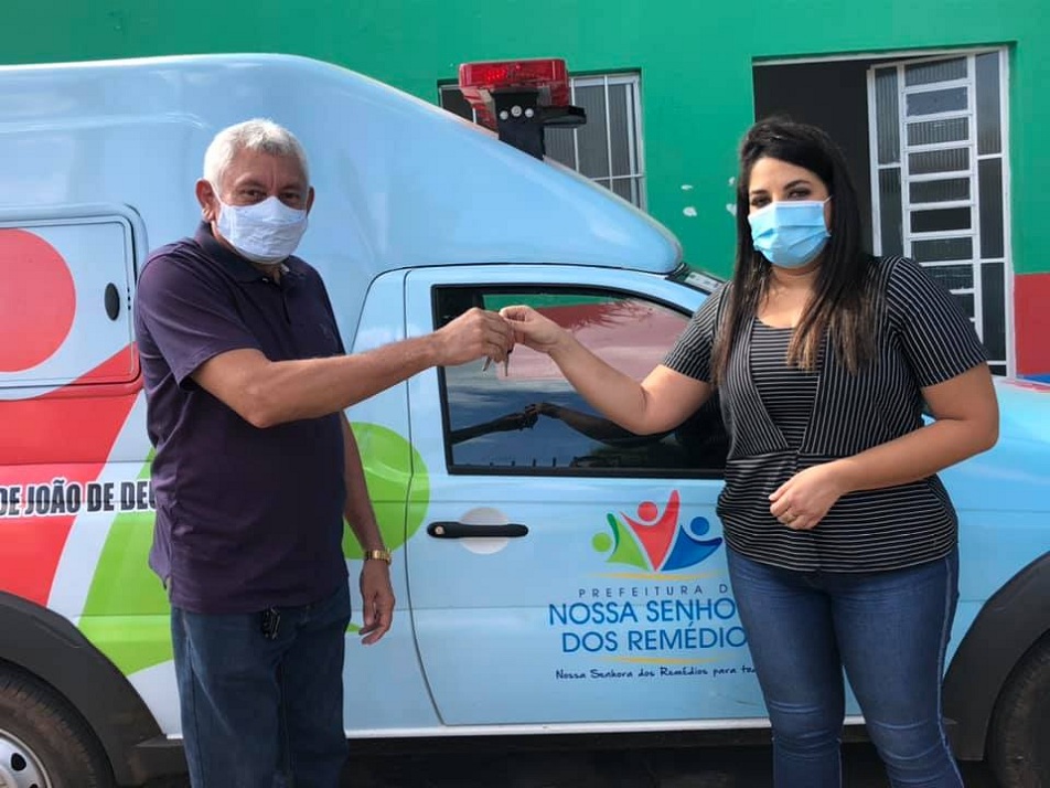 Prefeito Manoel Lázaro entrega nova ambulância e gerador de energia para o município  - Imagem 1