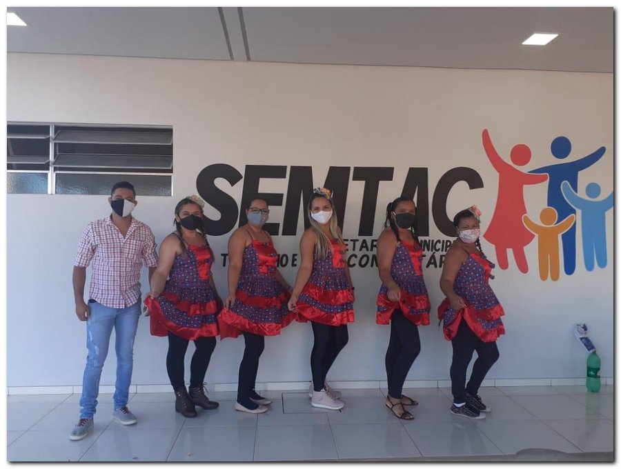 SEMTAC realiza festa junina para o Grupo da Melhor Idade - Imagem 7