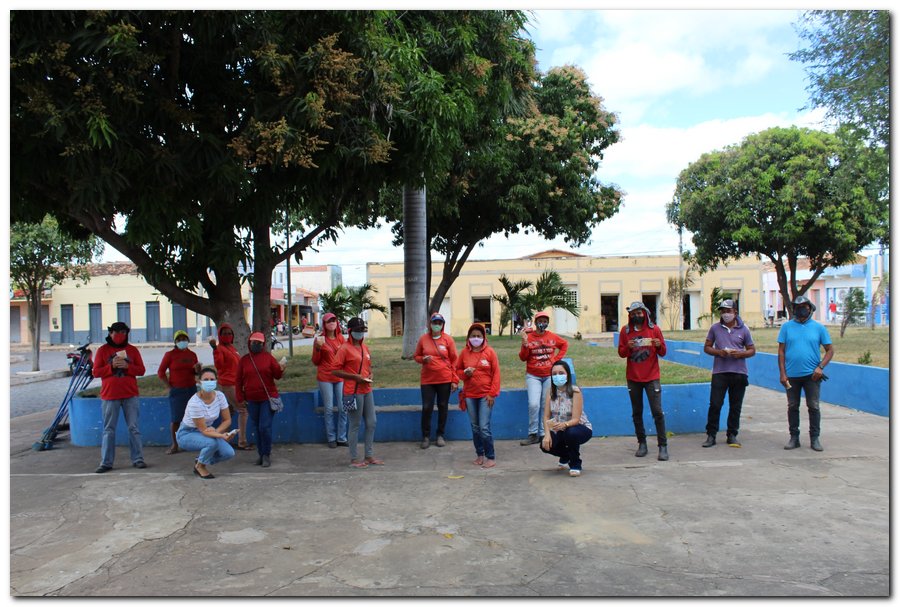 Gestão distribui máscaras para profissionais da limpeza e realiza testagem em agentes de endemias - Imagem 9