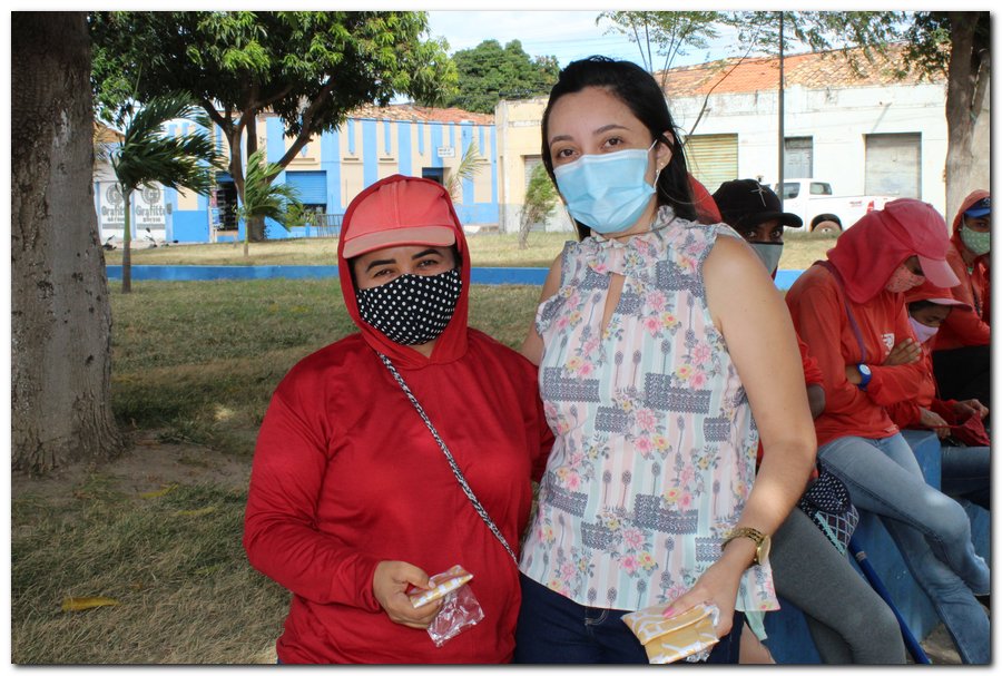Gestão distribui máscaras para profissionais da limpeza e realiza testagem em agentes de endemias - Imagem 7