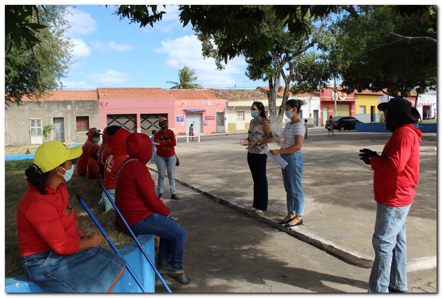 Gestão distribui máscaras para profissionais da limpeza e realiza testagem em agentes de endemias - Imagem 1