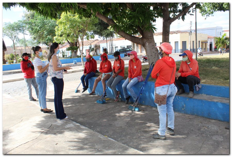 Gestão distribui máscaras para profissionais da limpeza e realiza testagem em agentes de endemias - Imagem 2