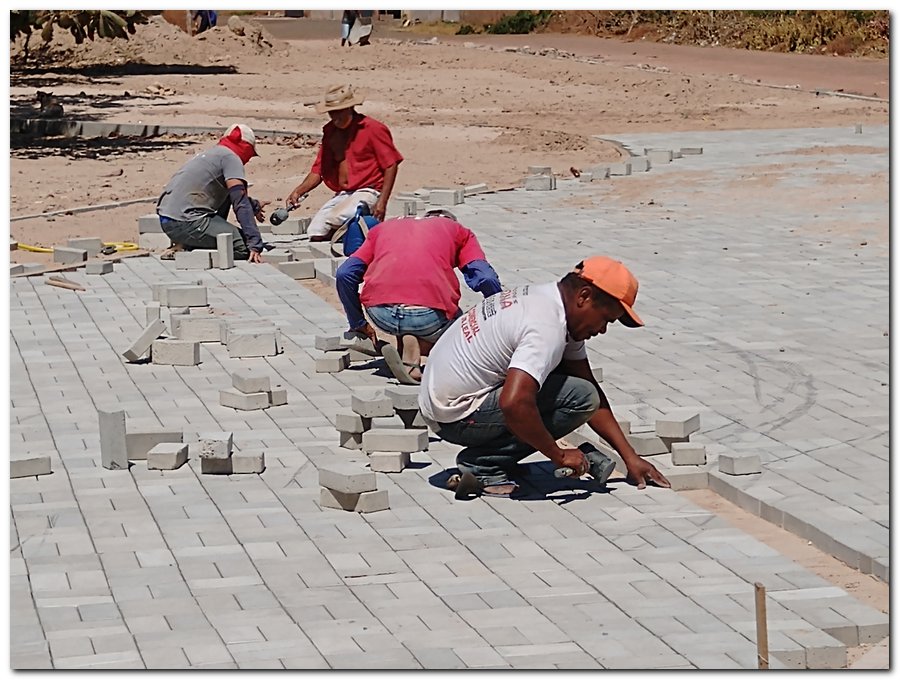 Prefeitura de Inhuma constrói Praça Pública no Bairro Sossego - Imagem 6
