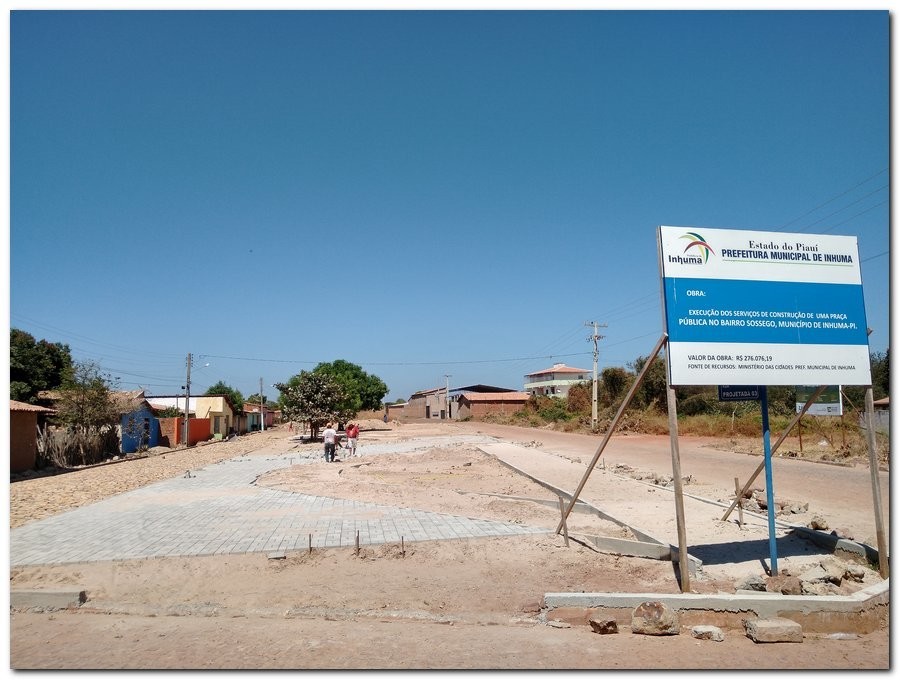 Prefeitura de Inhuma constrói Praça Pública no Bairro Sossego