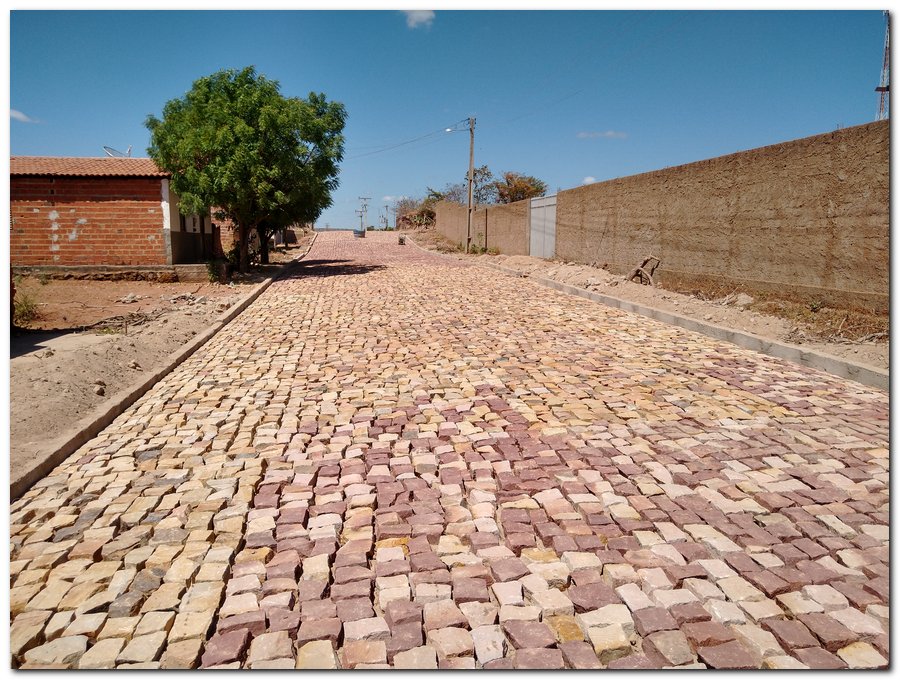 Prefeitura de Inhuma da continuidade ao calçamento da Rua Antônio de Deus - Imagem 8