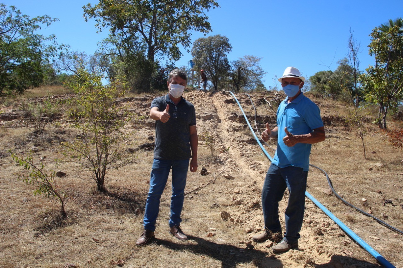 Prefeitura de Monsenhor Gil instala novos sistemas de abastecimento de água na zona rural do município e resolve problema histórico