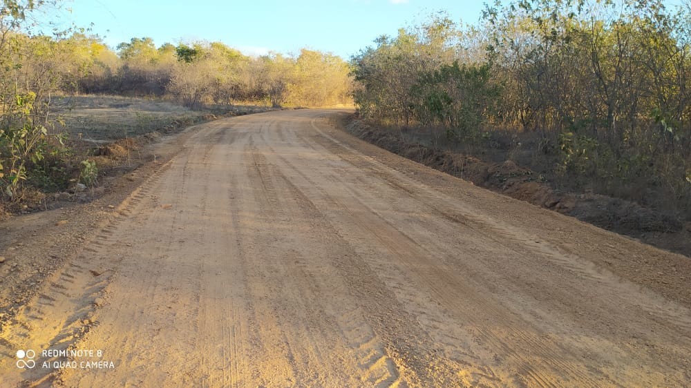 Prefeitura de Jatobá do Piauí intensifica os trabalhos de recuperação de estradas vicinais na zona rural do município 