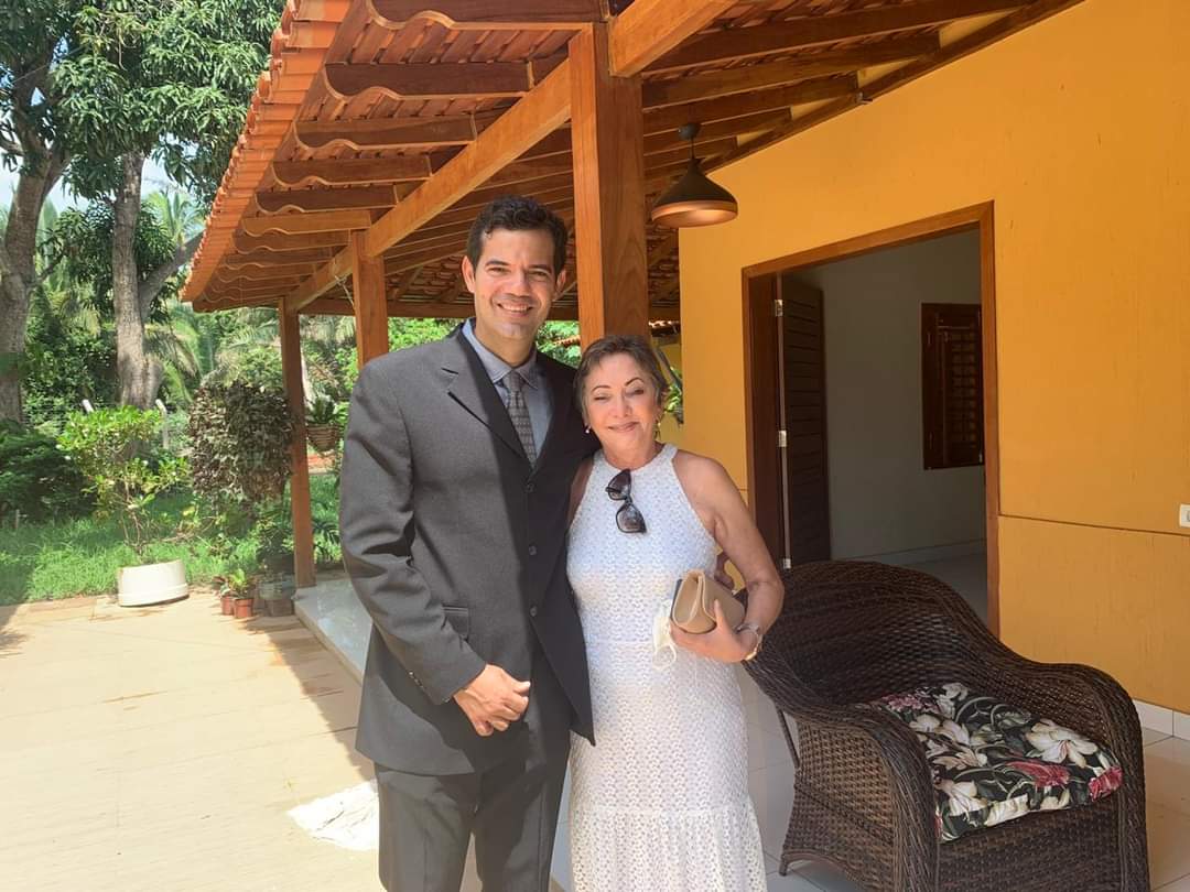 Dona Gilda Carvalho enfaixa seu filho João Luiz, reeleito prefeito de Monsenhor Gil - Imagem 21