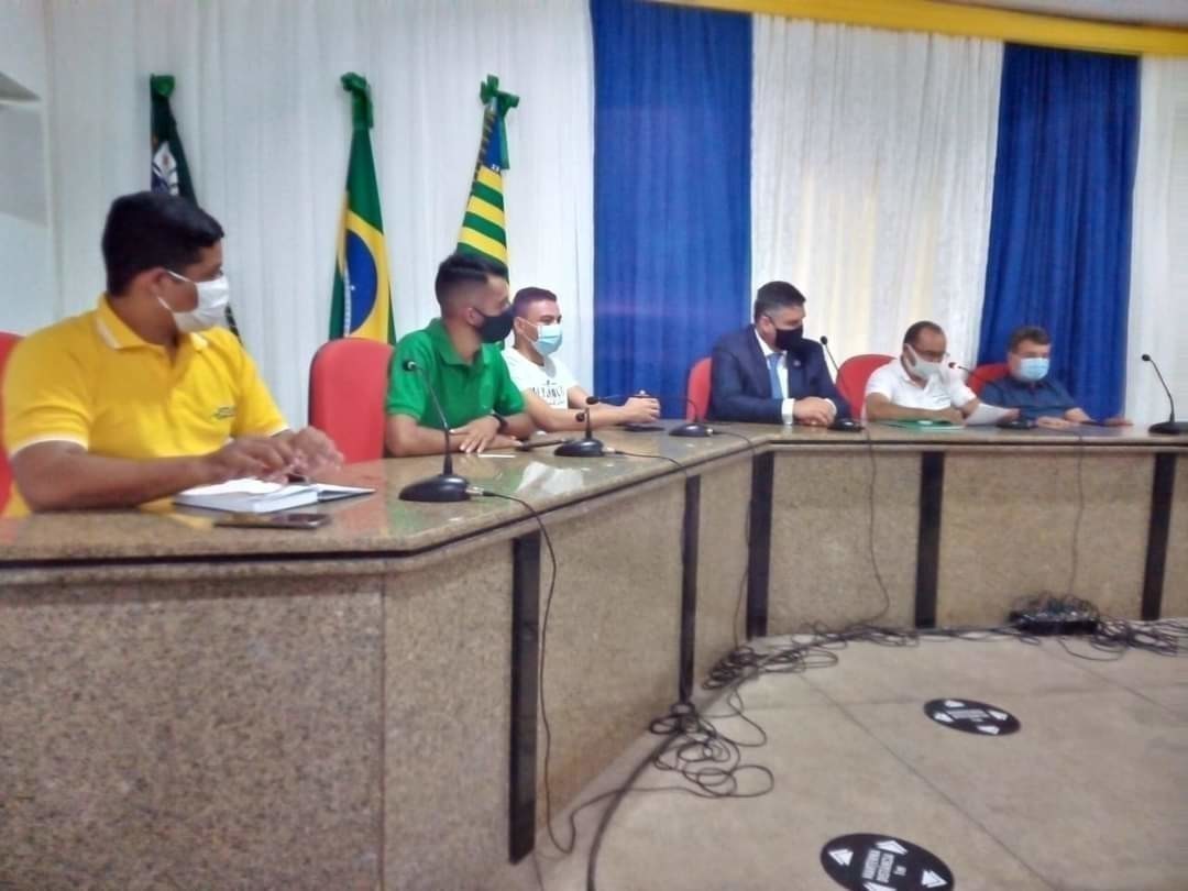 Prefeito João Luiz se reúne com atleta olímpico Cláudio Roberto e outras personalidades do Atletismo