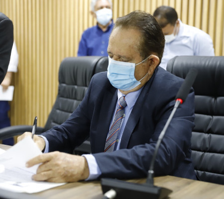 Em solenidade, Dr. Wagner Coelho é reconduzido ao cargo