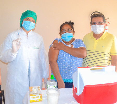 Joaquim Pires inicia vacinação contra COVID-19