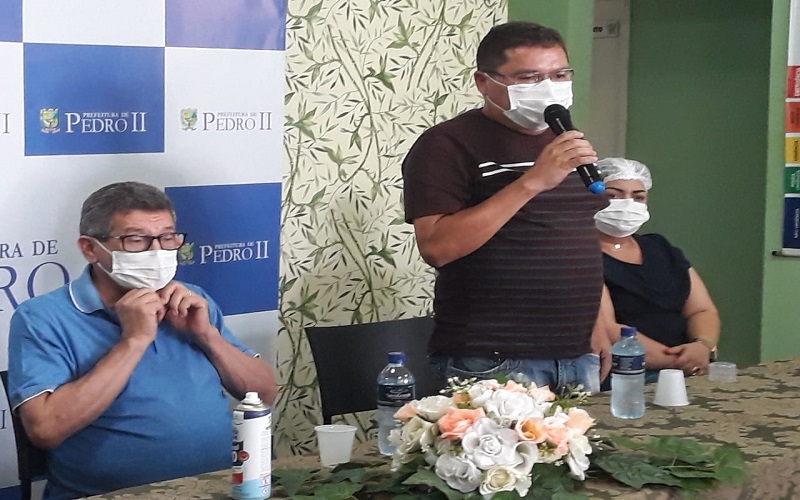 Município vacina os 05 primeiros profissionais da saúde contra a Covid-19 - Imagem 9